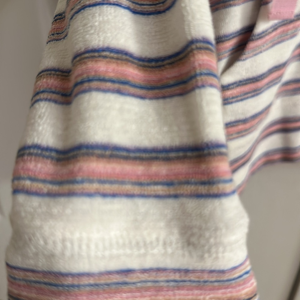 Roller rabbit hoodie gently worn 2T - Picture 6 of 8